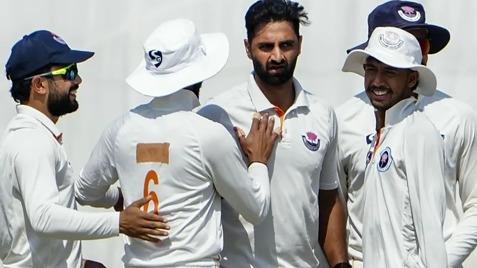 Heaphy’s 90* Stalls India A by One Wicket – Live Tournament Coverage Highlights Bad Light Drama