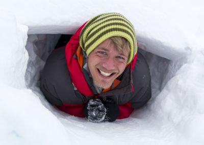 Outdoorlife Norway_Snow Cave Hike.20170318.35